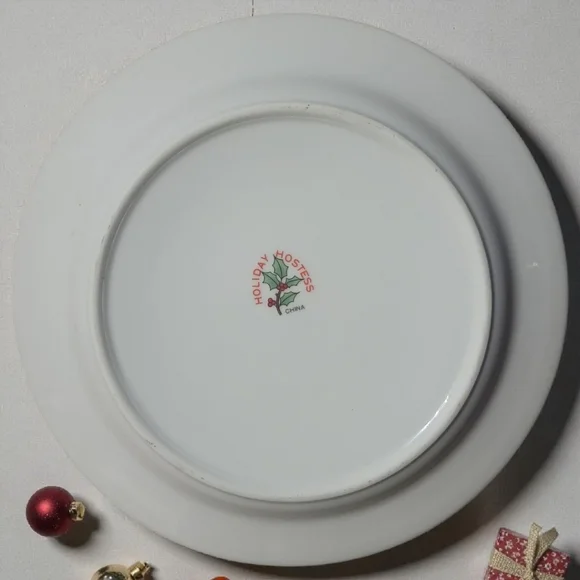 Vtg 90's Holiday Hostess 8 1/4" Salad Plate Tienshen Christmas Tree Holly Gold - Picture 2 of 4